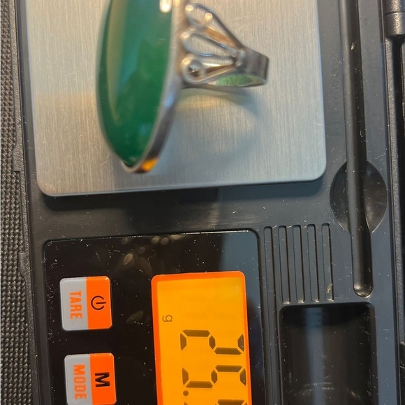 Oval Green Quartz Silver Ring - Picture 4 of 6